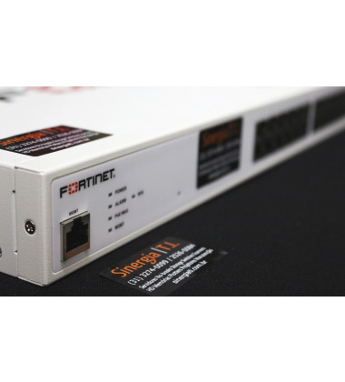 FortiSwitch 424D FPOE Switch Fortinet FortiSwitch 424D 24 Portas 10/100/1000 + 2 portas 10 GE SFP+ Gerenciável Camada 2 e 3 POE 370W em estoque